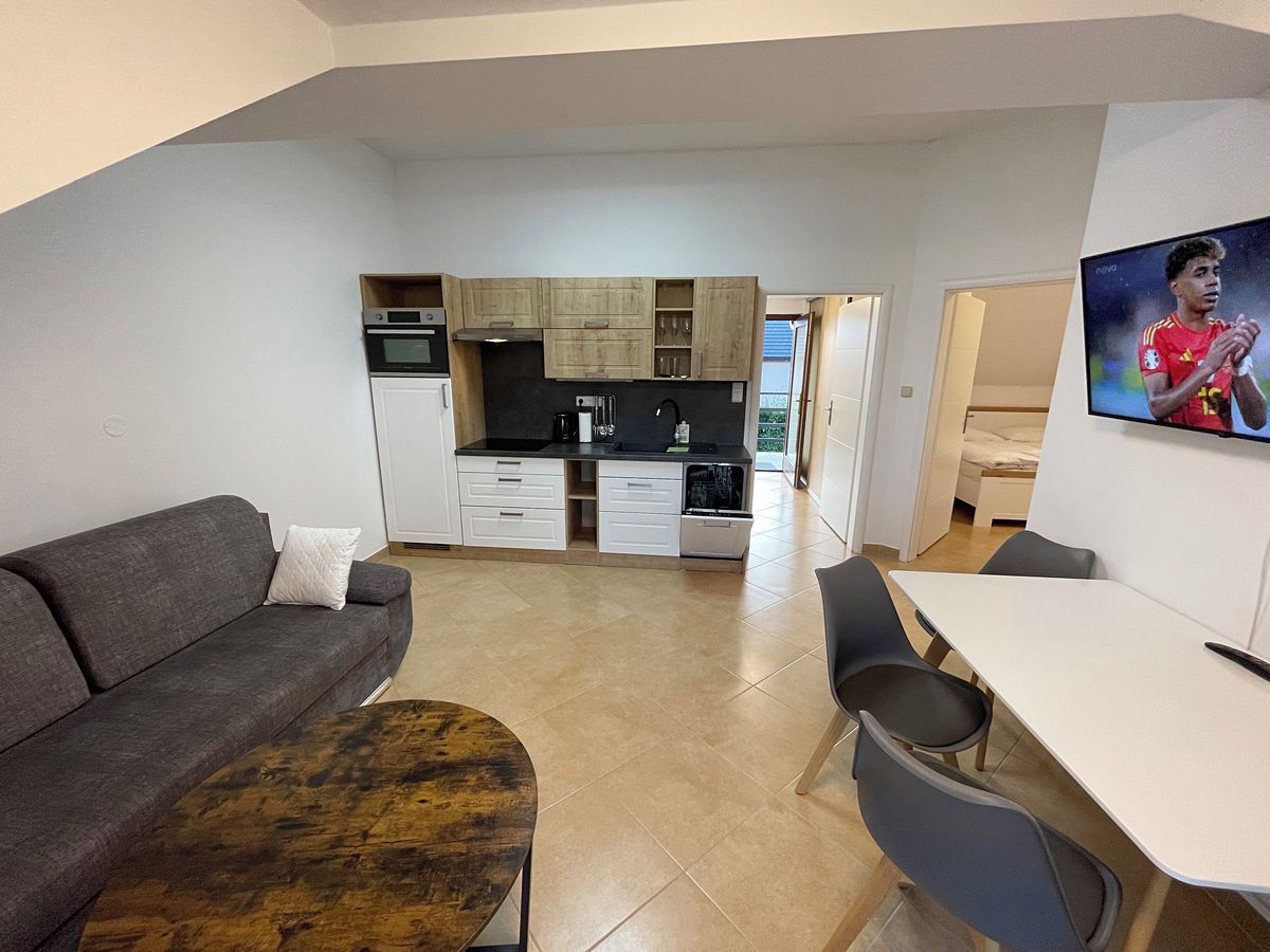 Pronájem bytu 2+kk 52 m² – fotografie 3