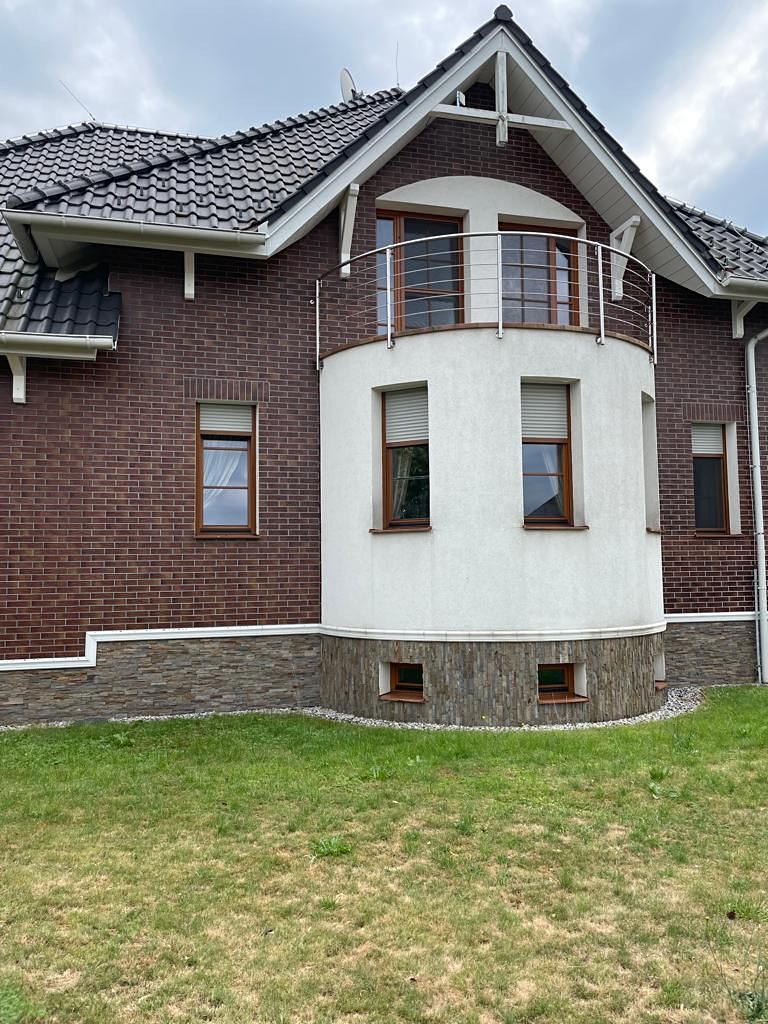 Prodej rodinného domu 320 m², pozemek 1000 m² – fotografie 3