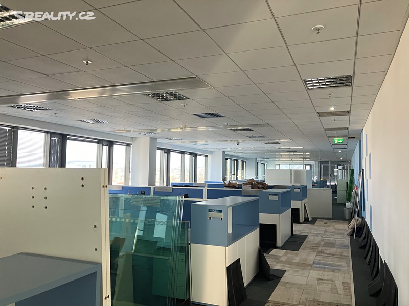 Pronájem kanceláře 606 m² – pohled 3