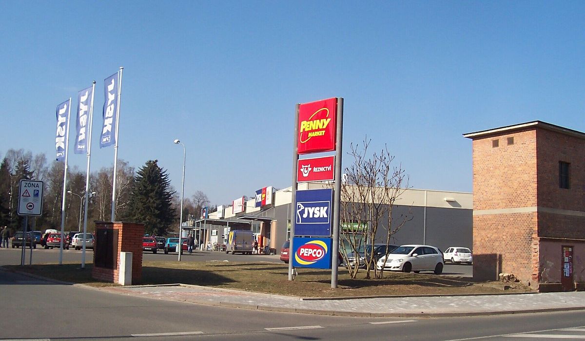 Pronájem obchodního prostoru 220 m²