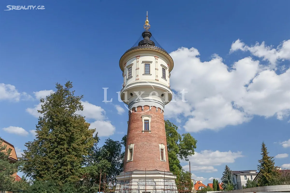 Prodej komerční nemovitosti 814 m²