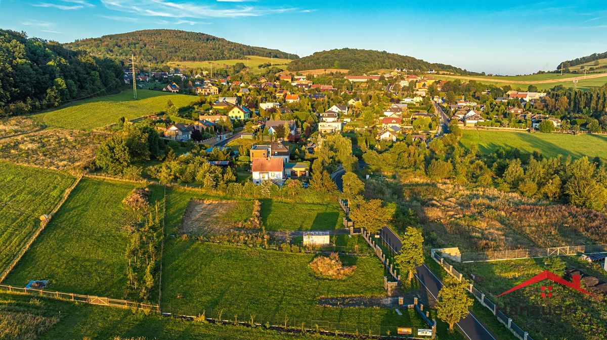 Prodej stavebního pozemku 1950 m², Chuderov – fotka 1 z 3