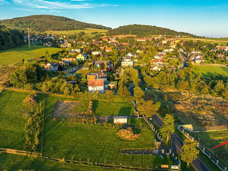 Prodej stavebního pozemku 1950 m², Chuderov – náhled fotky 1