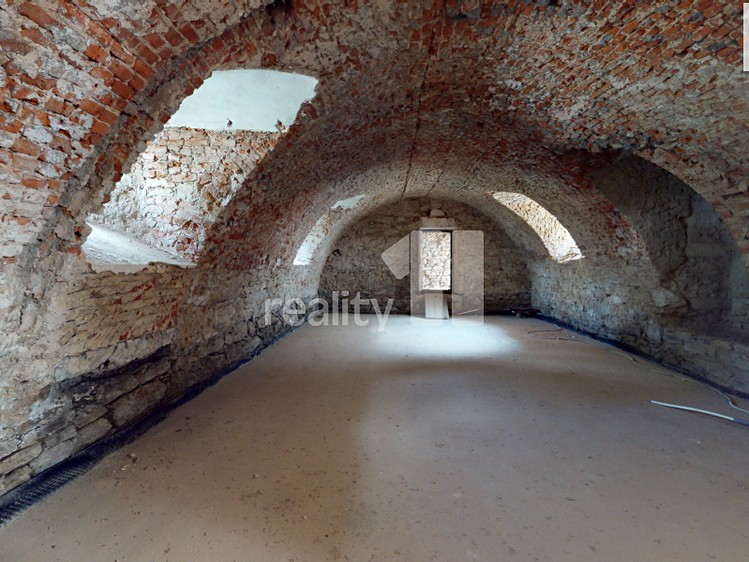 Prodej komerčního prostoru, 1 544 m² (23 z 48)
