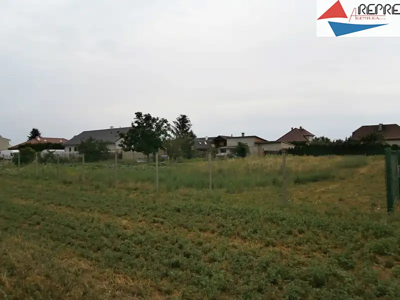 Pronájem zahrady 1740 m², Brňany – náhled fotky 2