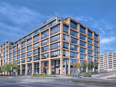 Pronájem kanceláře 1331 m²