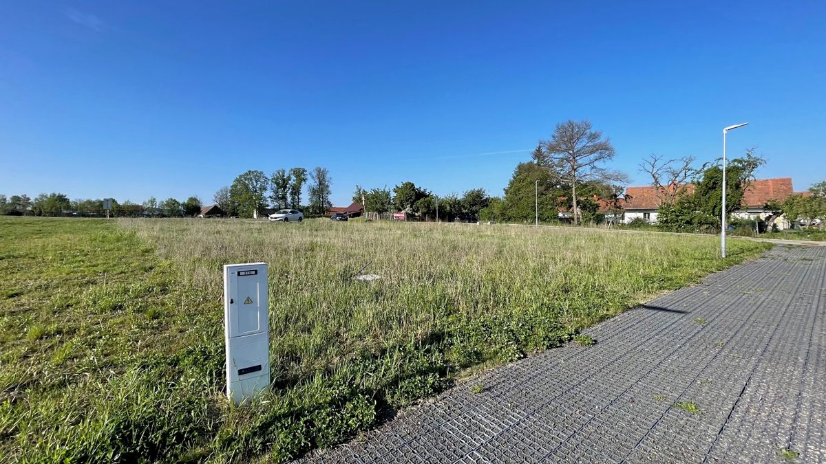 Prodej stavebního pozemku 1024 m²