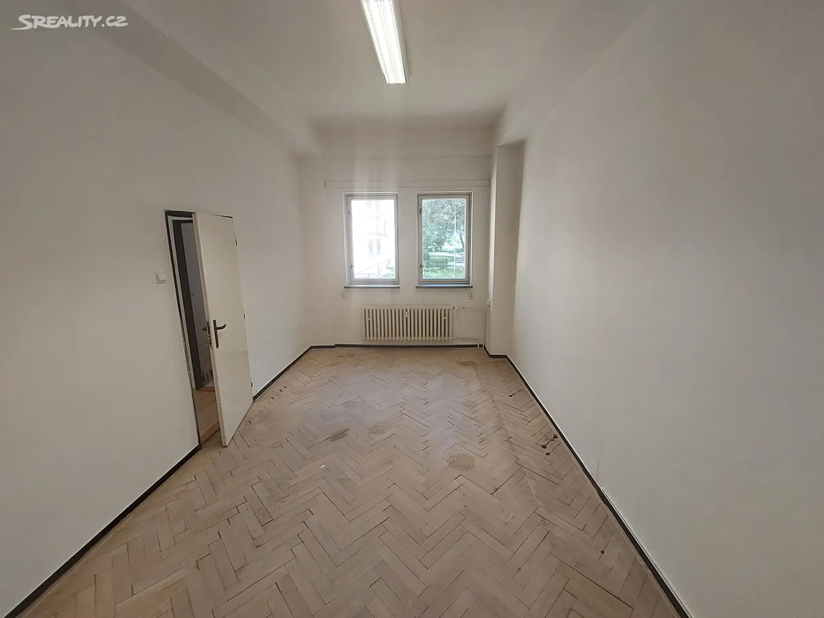 Pronájem kanceláře 83 m² – další