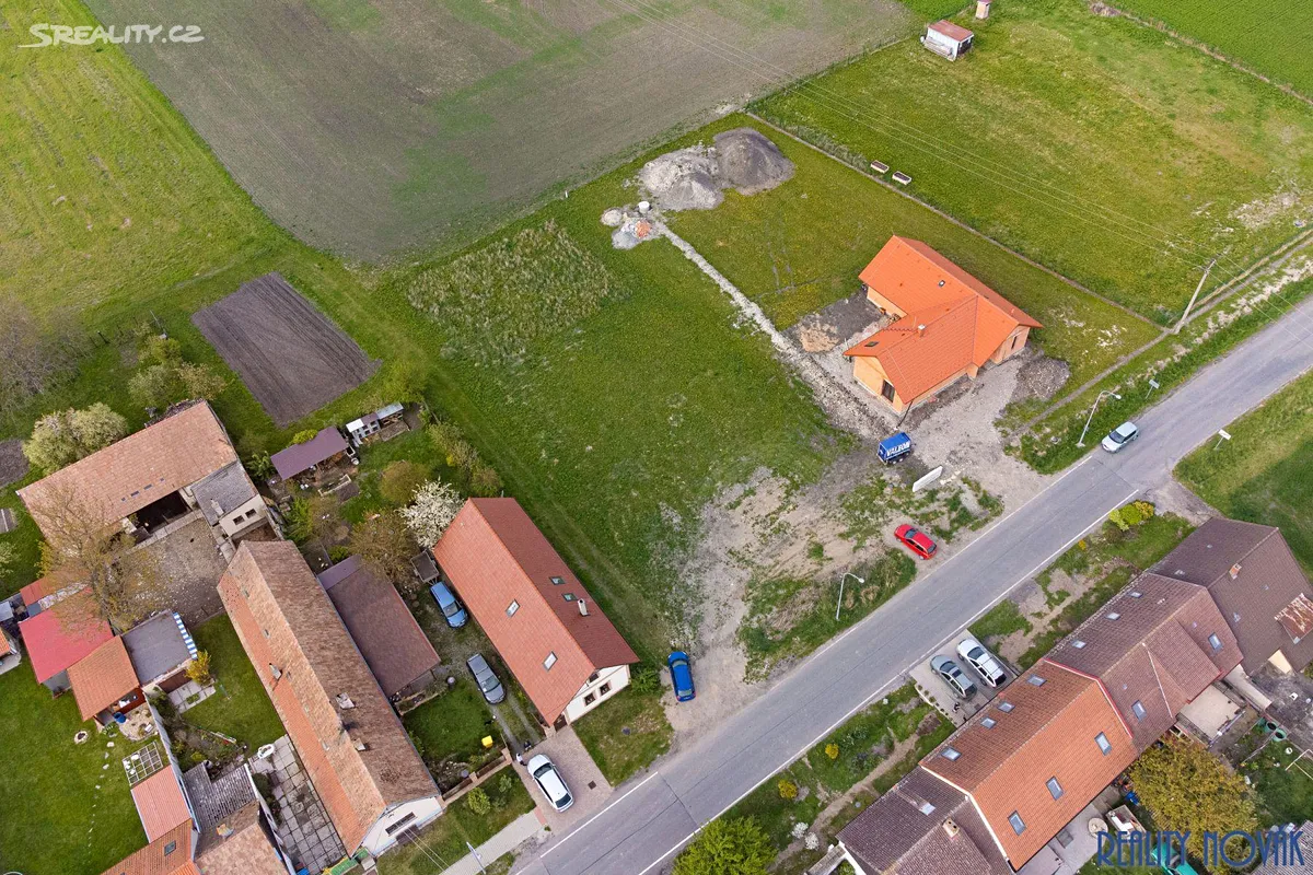 Prodej stavebního pozemku 1319 m² – pohled 5