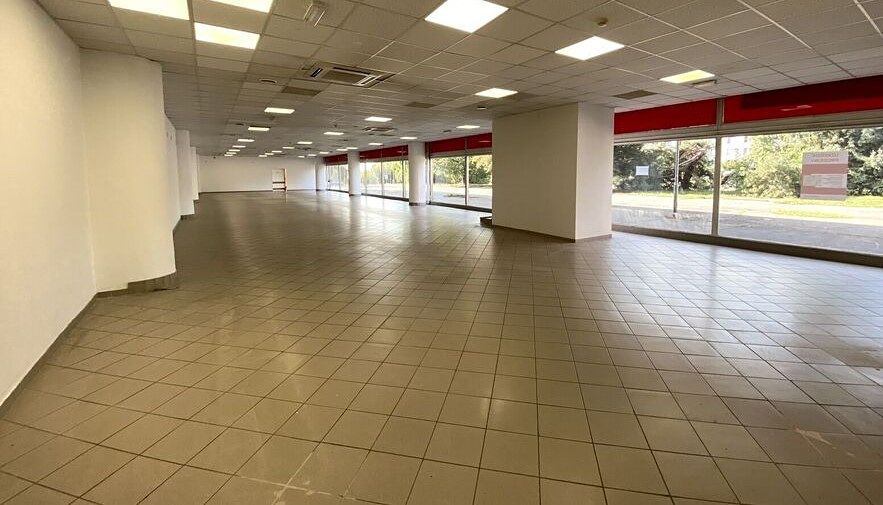 Pronájem obchodního prostoru 430 m² – fotografie 3