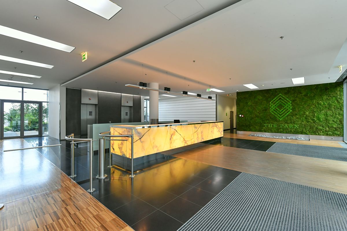 Pronájem kanceláře 2040 m² – fotografie 4