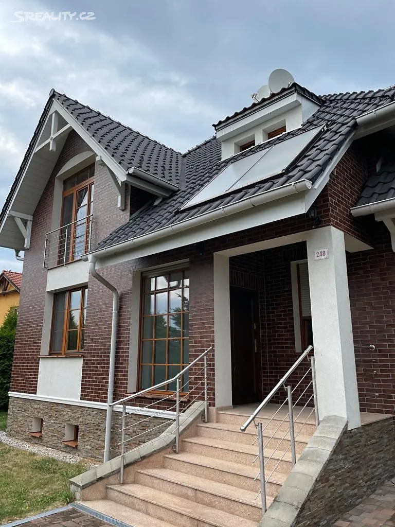 Prodej rodinného domu 320 m², pozemek 1000 m²