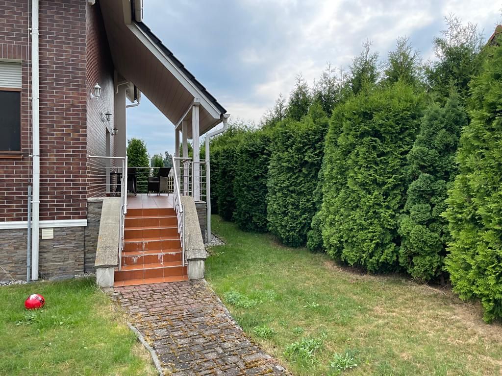 Prodej rodinného domu 320 m², pozemek 1000 m² – fotografie 4