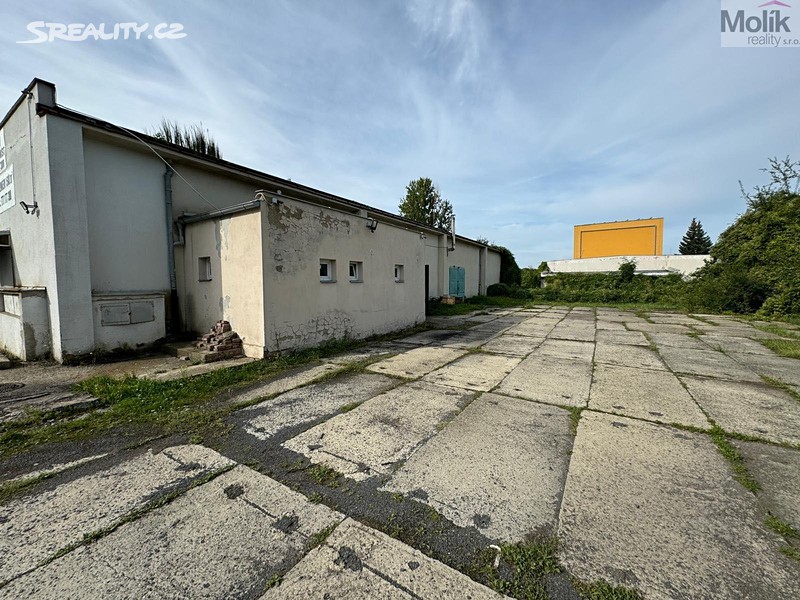 Prodej výrobní haly, prostoru 2 400 m², Most