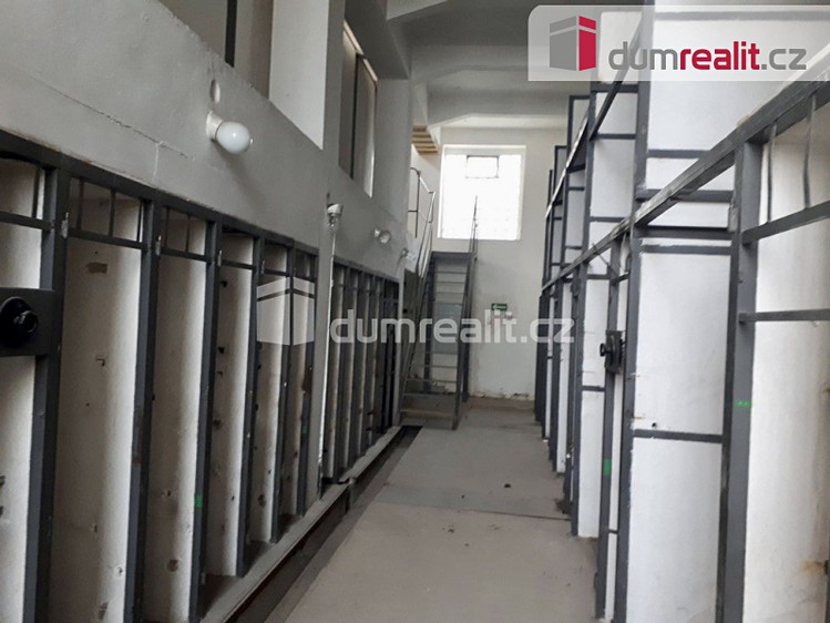 Комерційне приміщення на продаж, 190 м² (19 з 24)