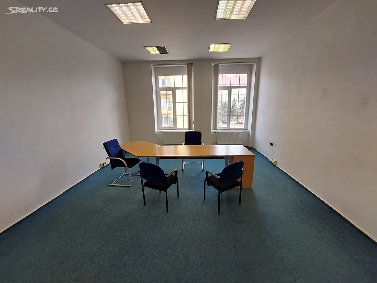 Pronájem kanceláře 24 m², Chomutov