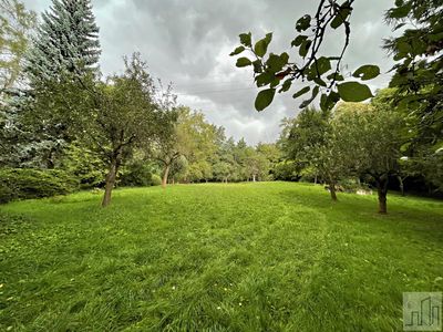 Prodej stavebního pozemku 2738 m²