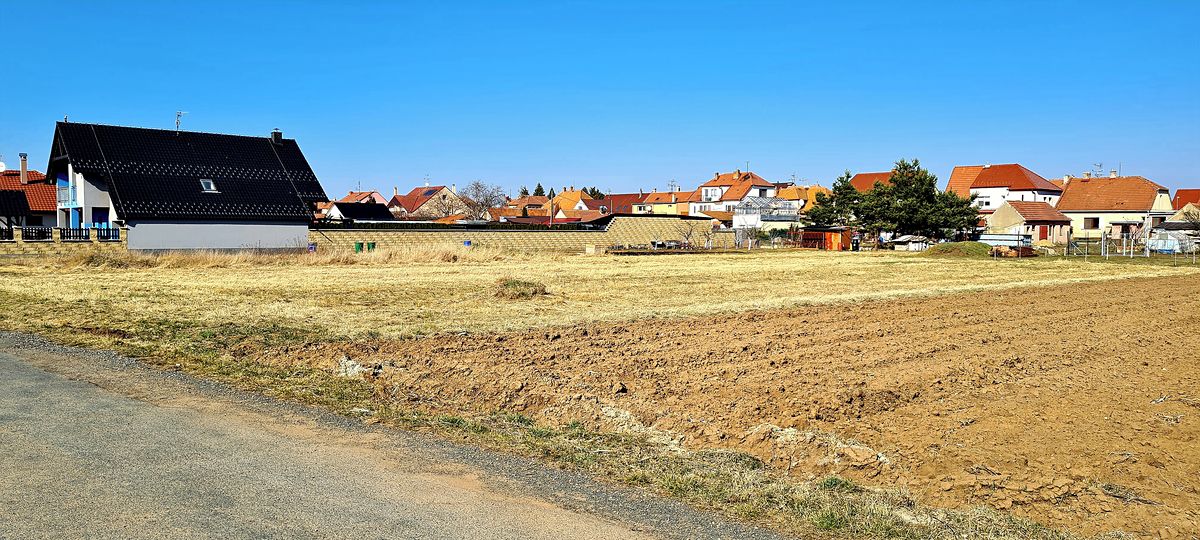 Prodej stavebního pozemku 451 m² – fotografie 2