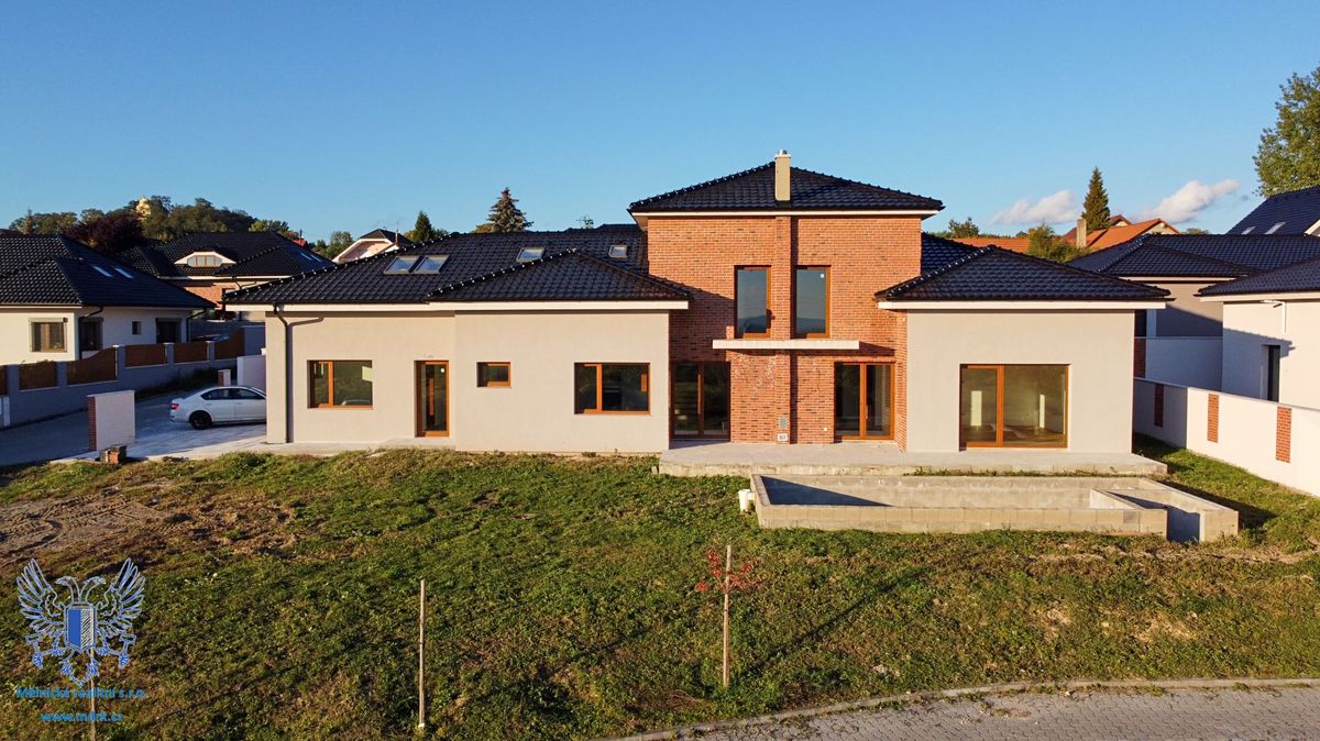 Prodej vily 400 m², pozemek 817 m²