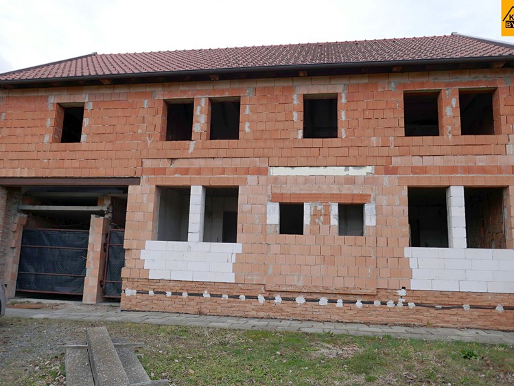 Комерційне приміщення на продаж, 1 252 м² (1 з 14)