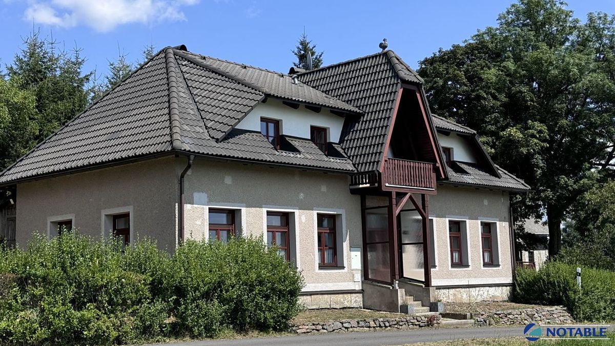Prodej rodinného domu 150 m², pozemek 1317 m² – fotografie 2