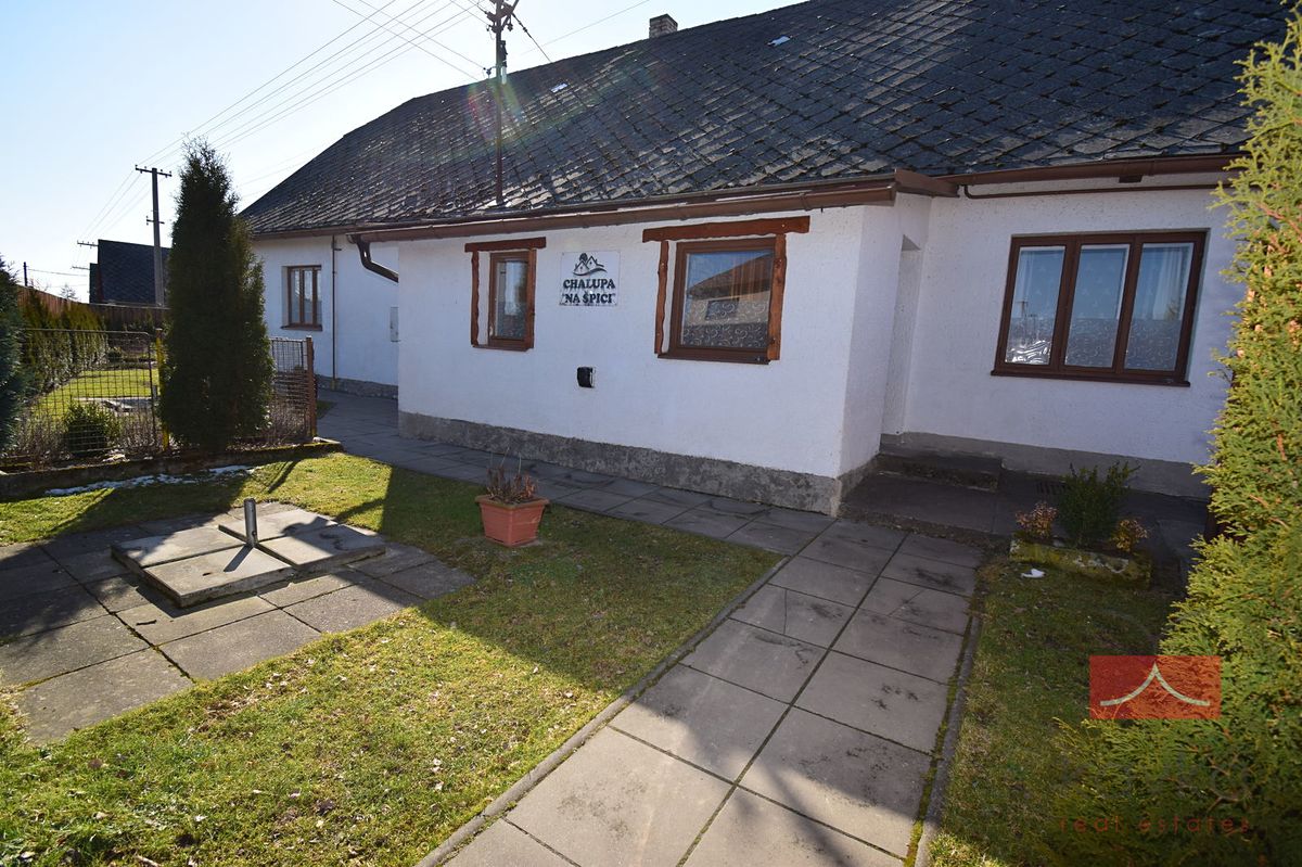Prodej rodinného domu 208 m², pozemek 850 m² – fotografie 2