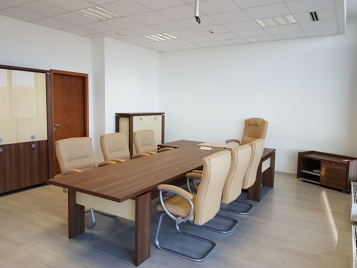 Pronájem kanceláře 657 m² – fotografie 3