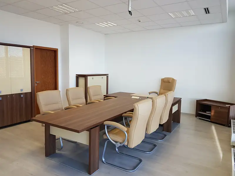 Pronájem kanceláře 657 m², Praha – náhled fotky 3