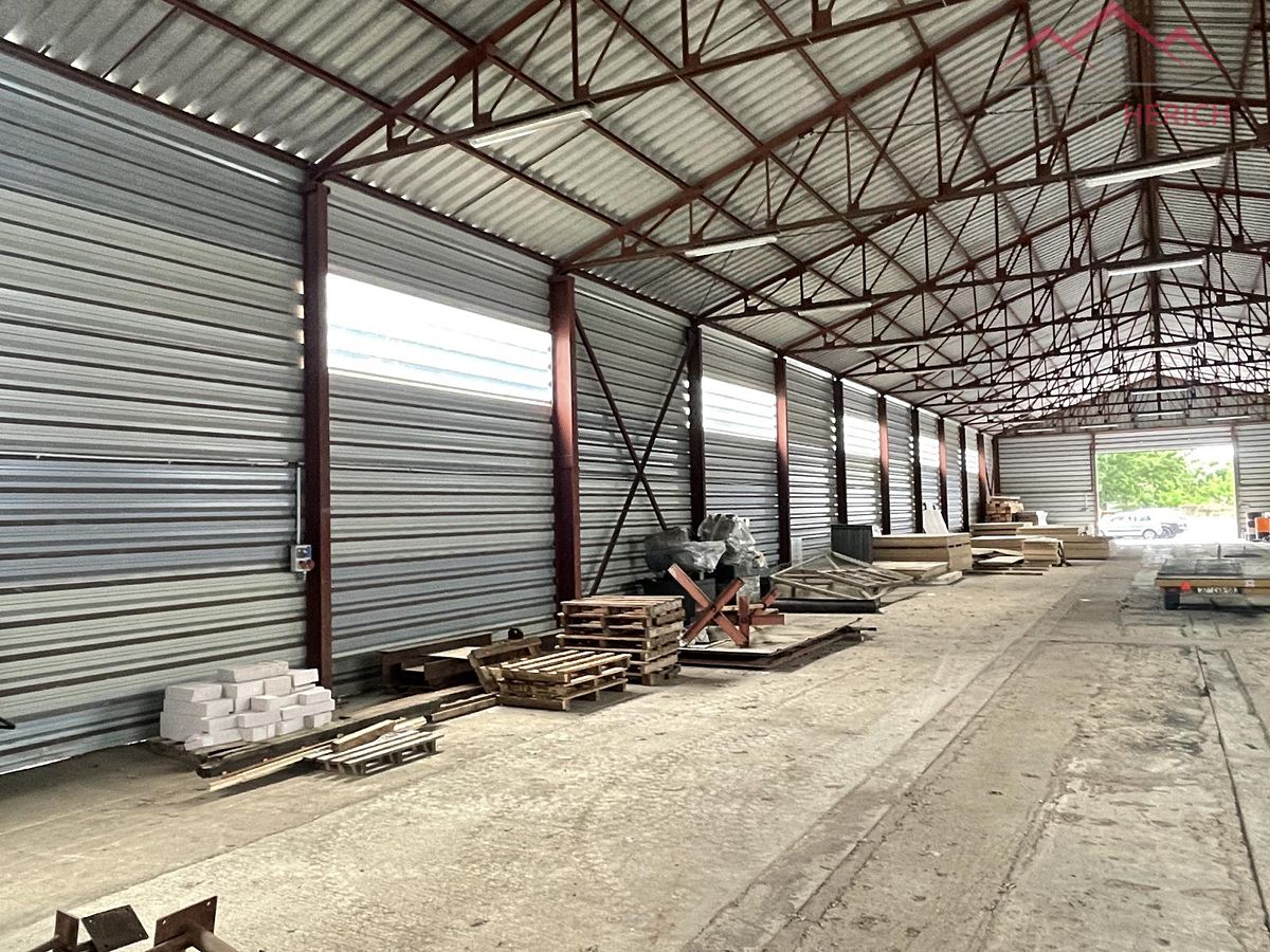 Pronájem skladového prostoru 1000 m² – fotografie 3