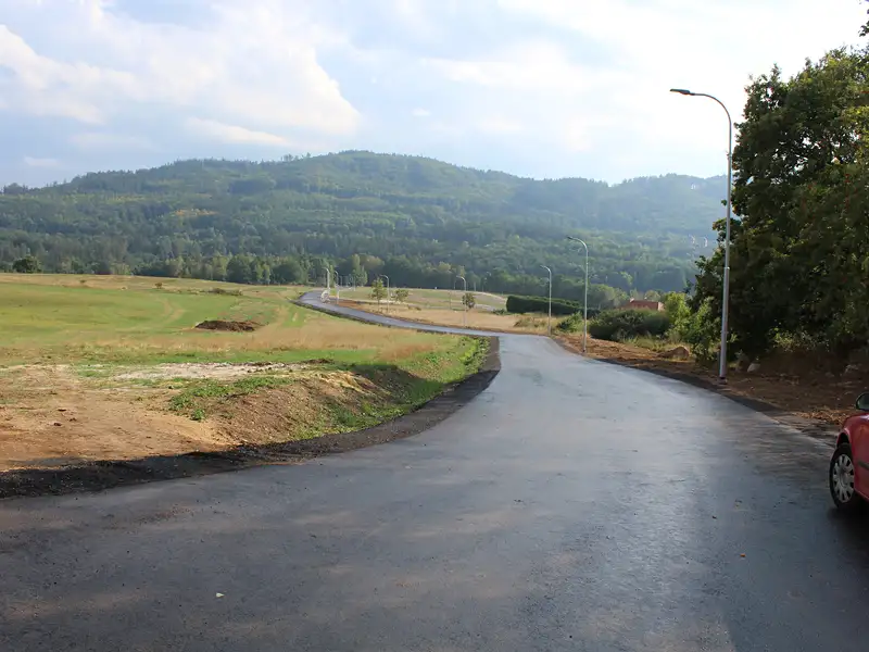Prodej stavebního pozemku 839 m², Dalovice – náhled fotky 3