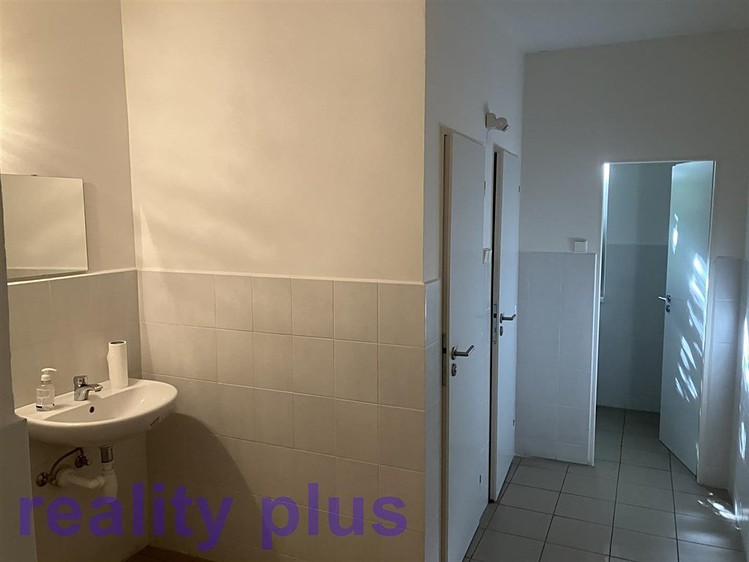 Pronájem komerčního prostoru, 551 m² (8 z 9)