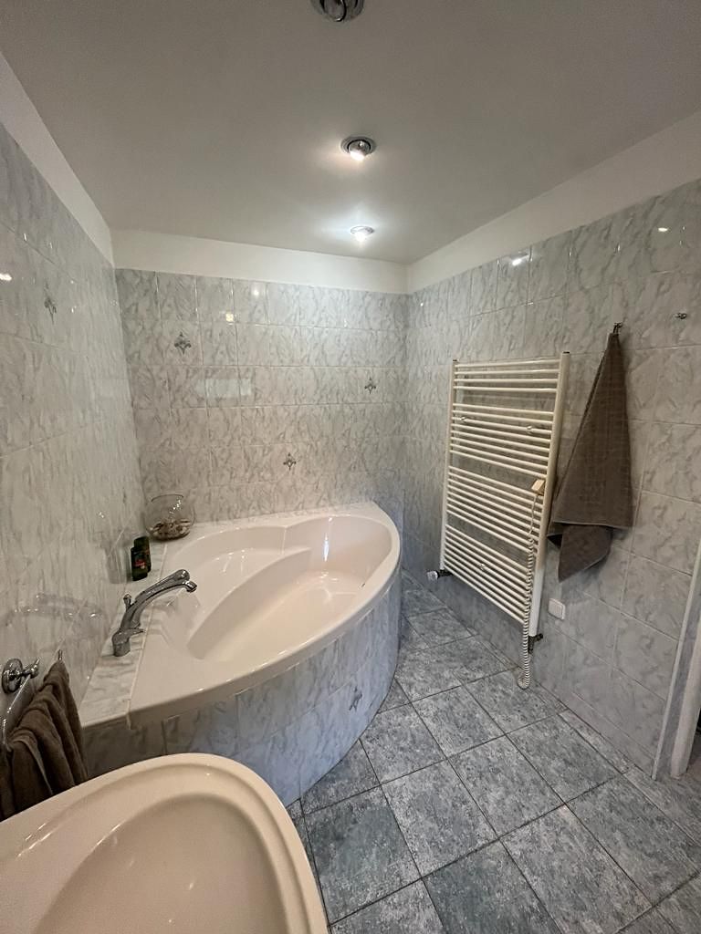 Prodej rodinného domu 248 m², pozemek 487 m² – fotografie 5