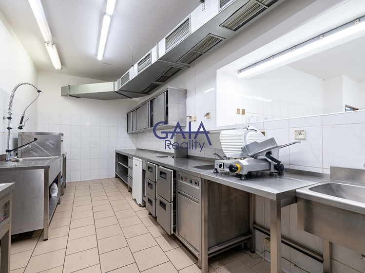 Комерційне приміщення на продаж, 922 м² (10 з 30)