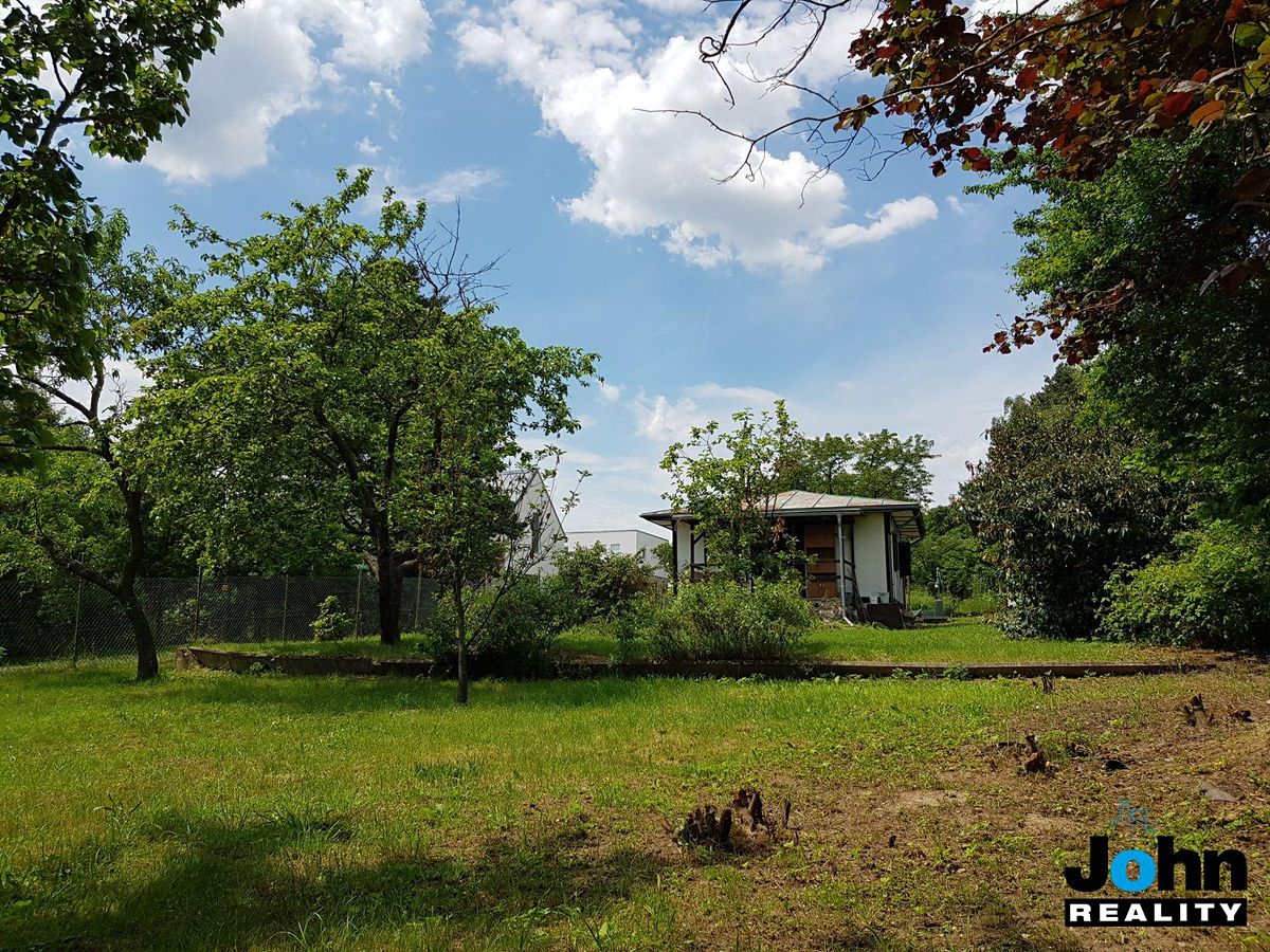 Prodej stavebního pozemku 884 m² – fotografie 5