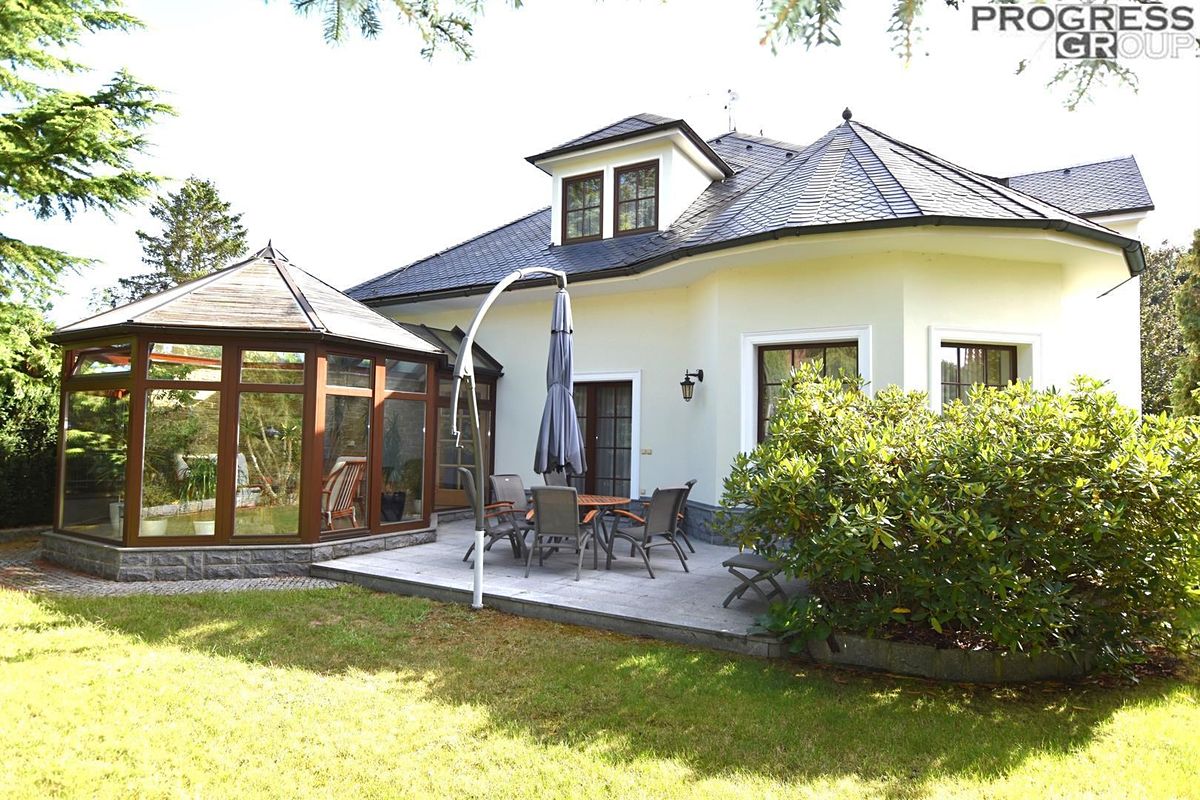 Prodej rodinného domu 510 m², pozemek 743 m² – fotografie 3