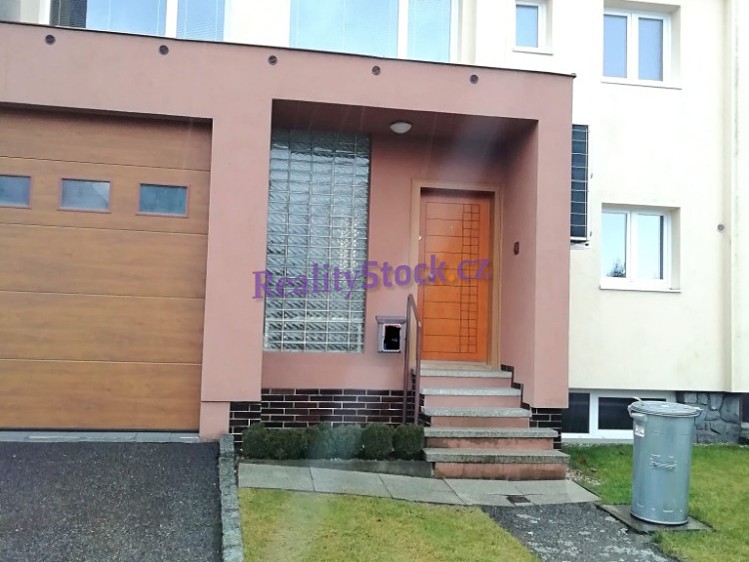Prodej domu, 280 m² (1 z 33)