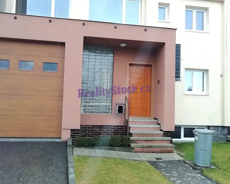 Prodej domu, 280 m², Benešov