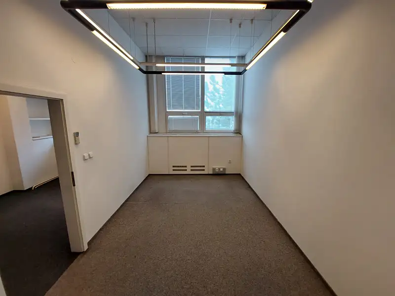 Pronájem kanceláře 84 m², Jičín – náhled fotky 2