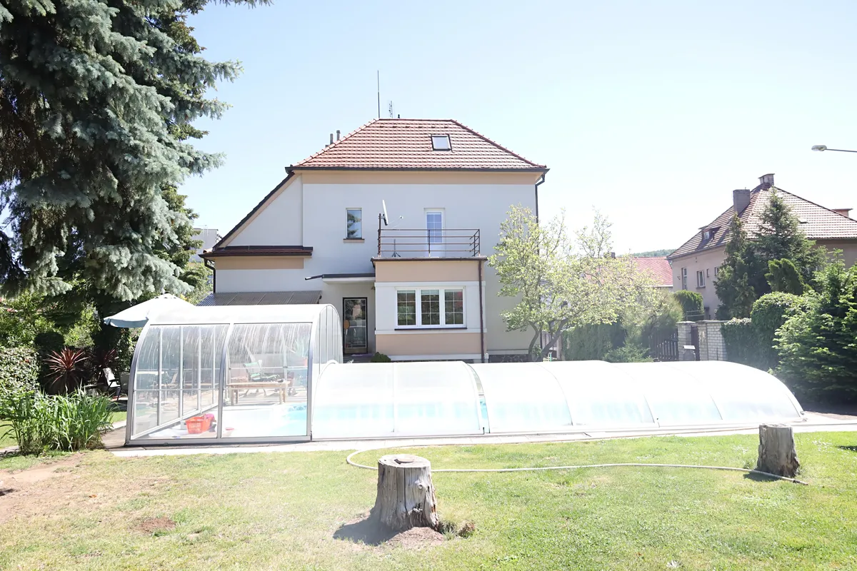 Prodej vily 280 m², pozemek 836 m²