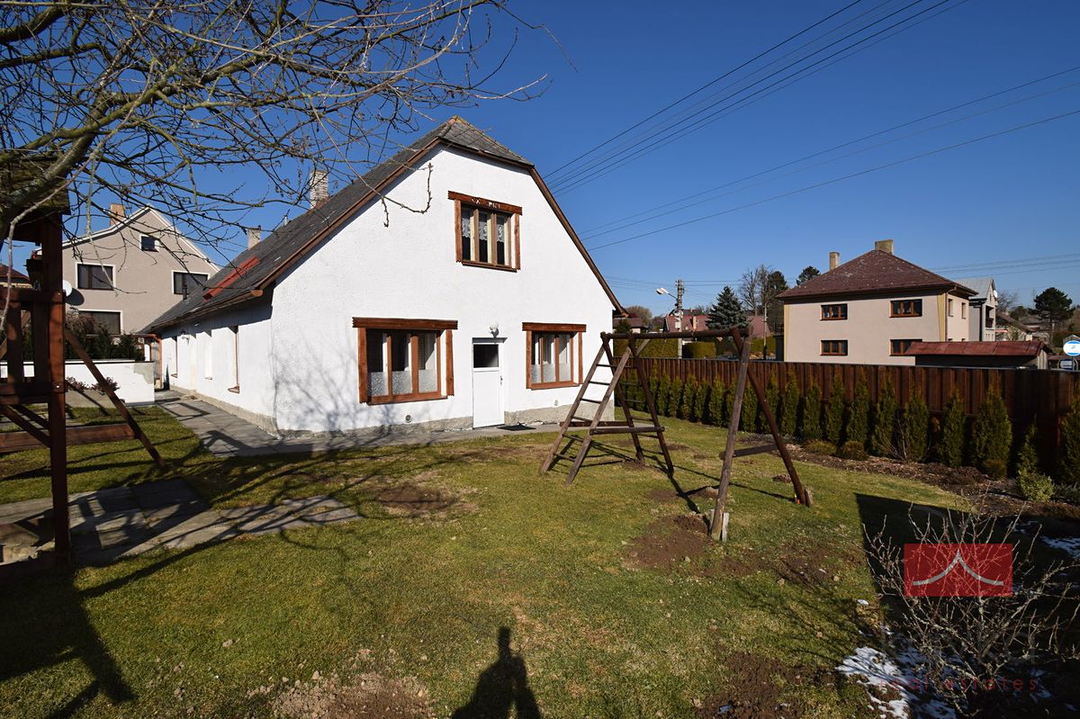 Prodej rodinného domu 208 m², pozemek 850 m² – fotografie 3
