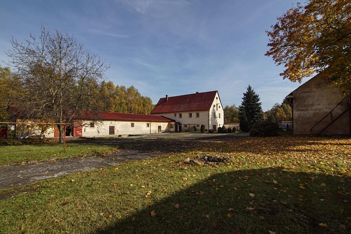 Prodej vícegeneračního domu 1000 m², pozemek 350913 m² – fotografie 3
