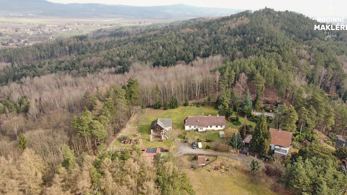 Prodej rodinného domu 200 m², pozemek 3600 m² – fotografie 2
