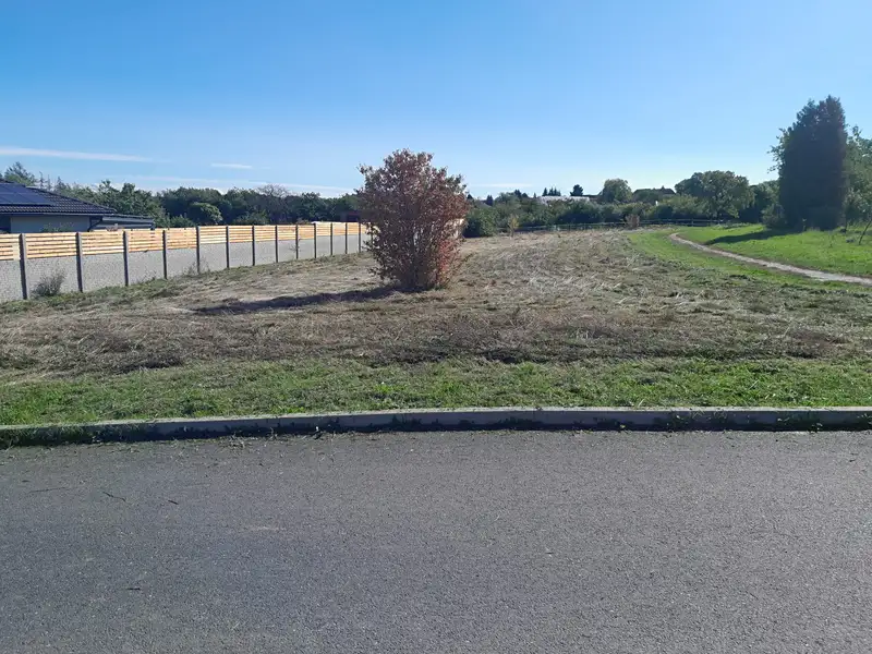 Prodej stavebního pozemku 1249 m², Doubravčice – náhled fotky 2