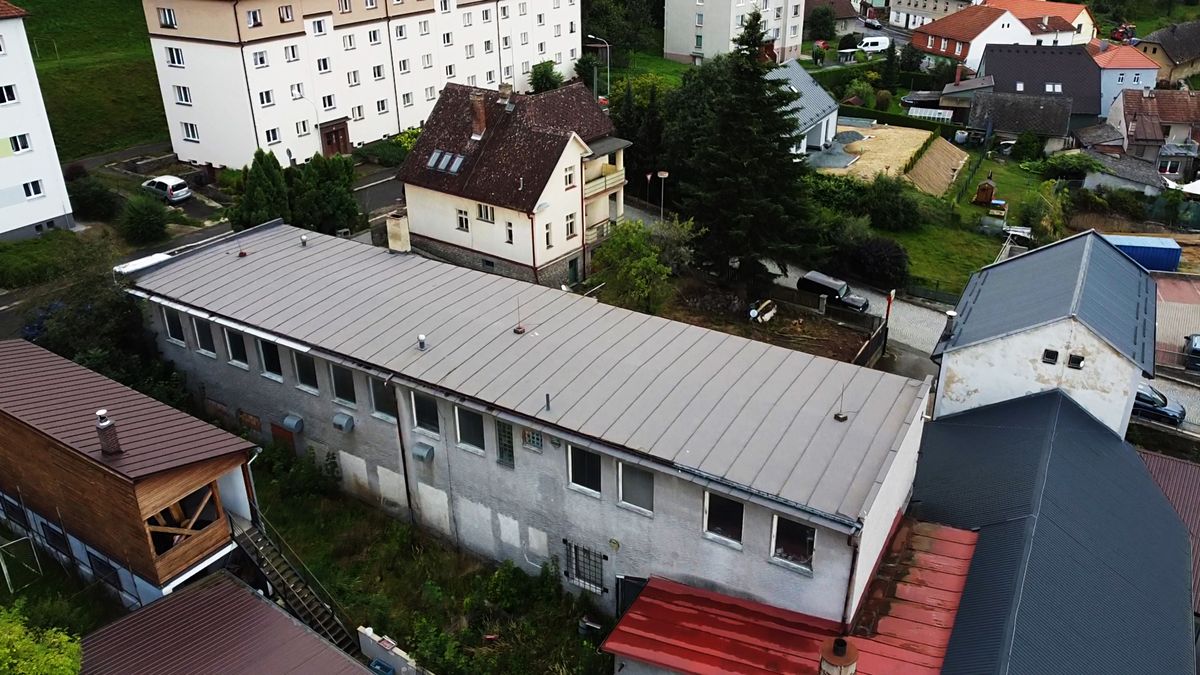 Prodej komerční nemovitosti 860 m²