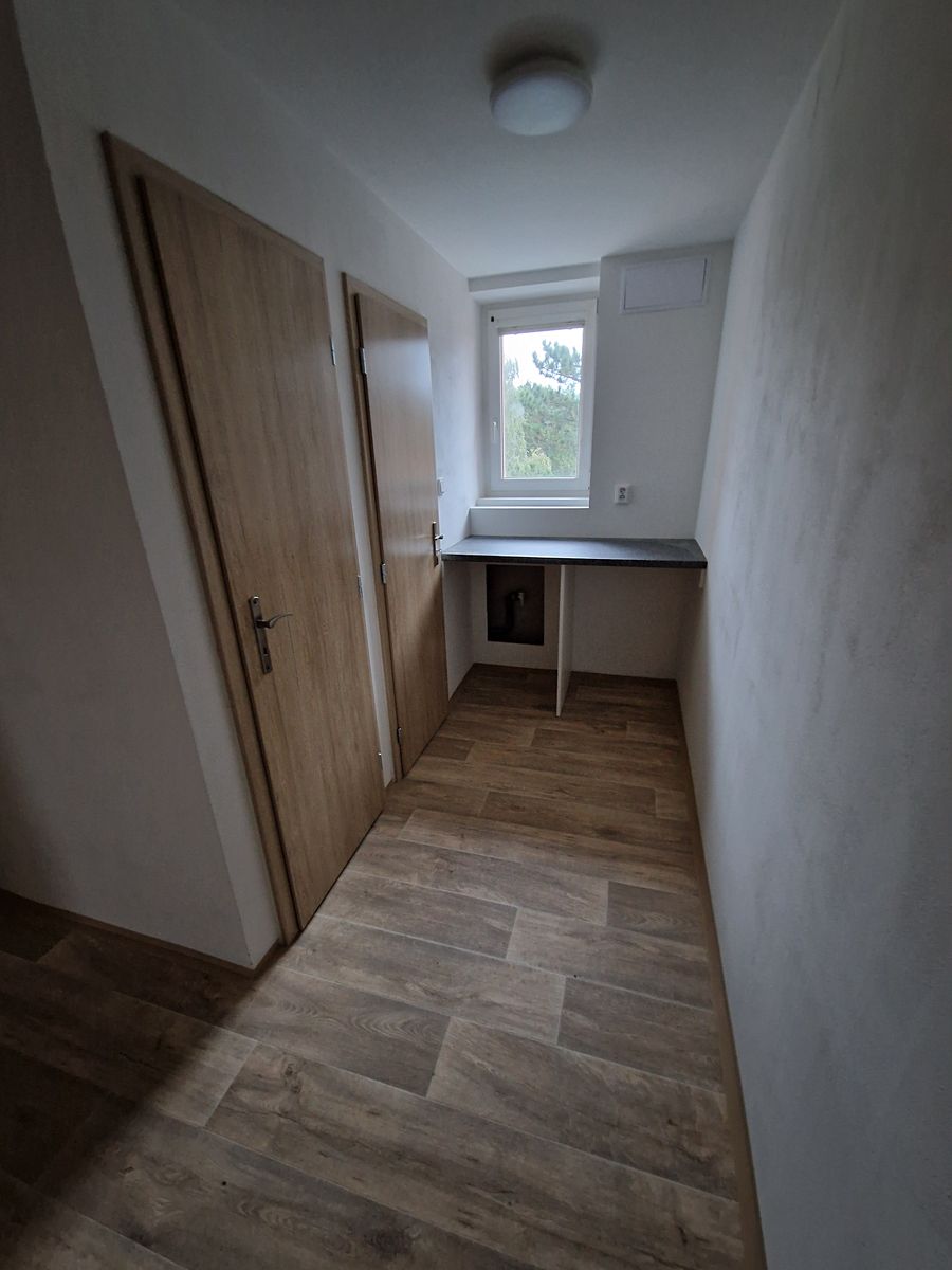 Pronájem bytu 2+1 57 m² – fotografie 3