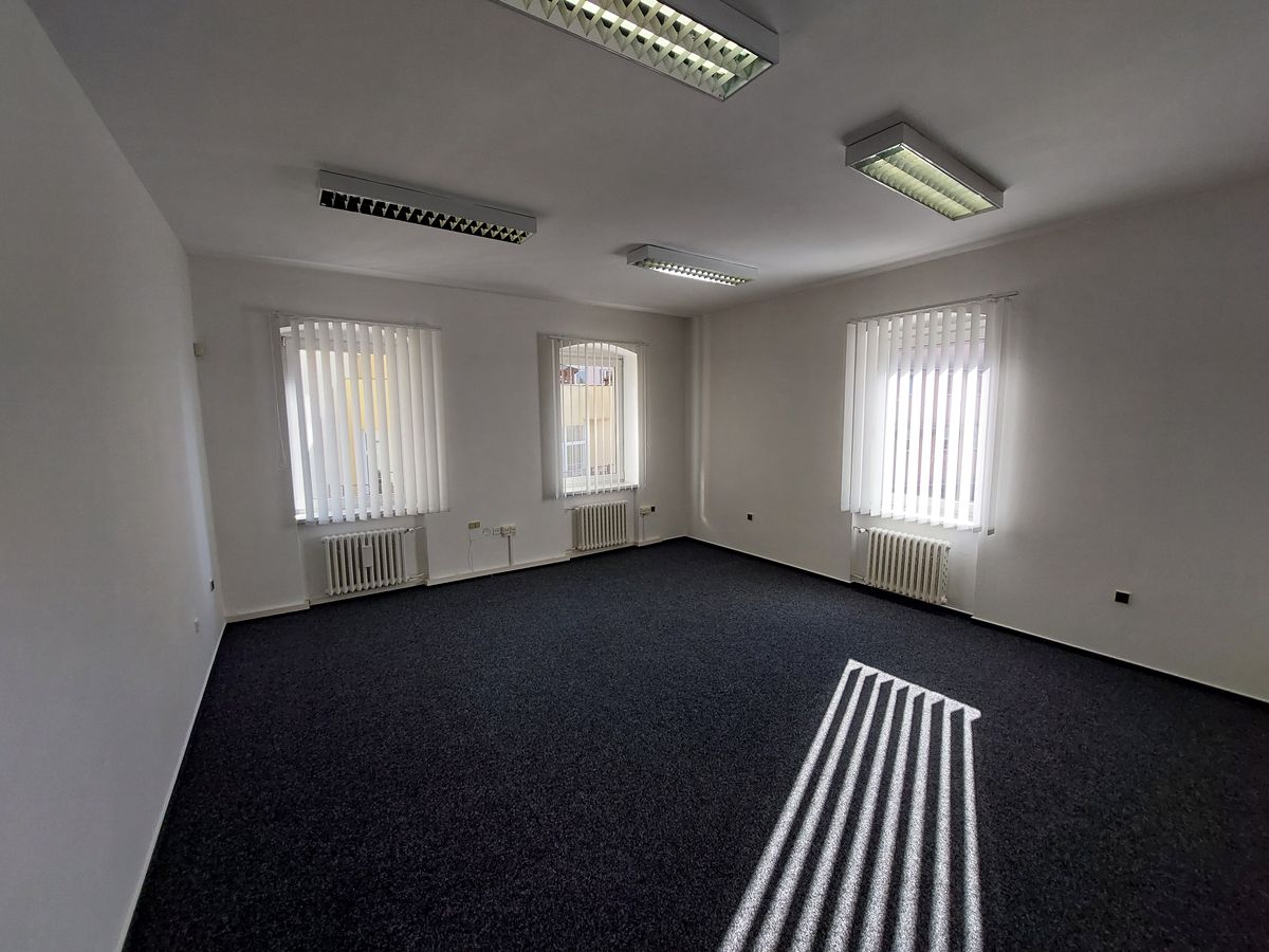 Pronájem kanceláře 32 m² – fotografie 4