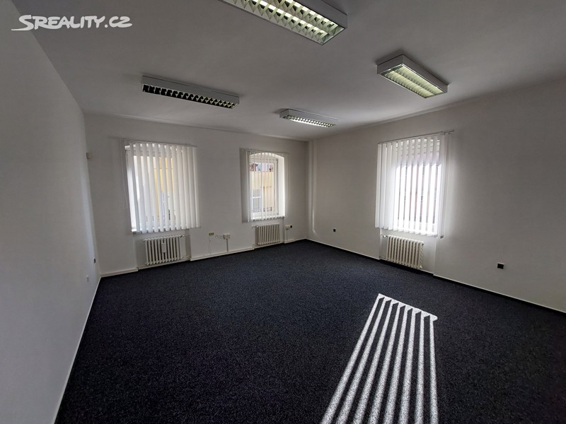 Pronájem kanceláře 32 m² – pohled 4