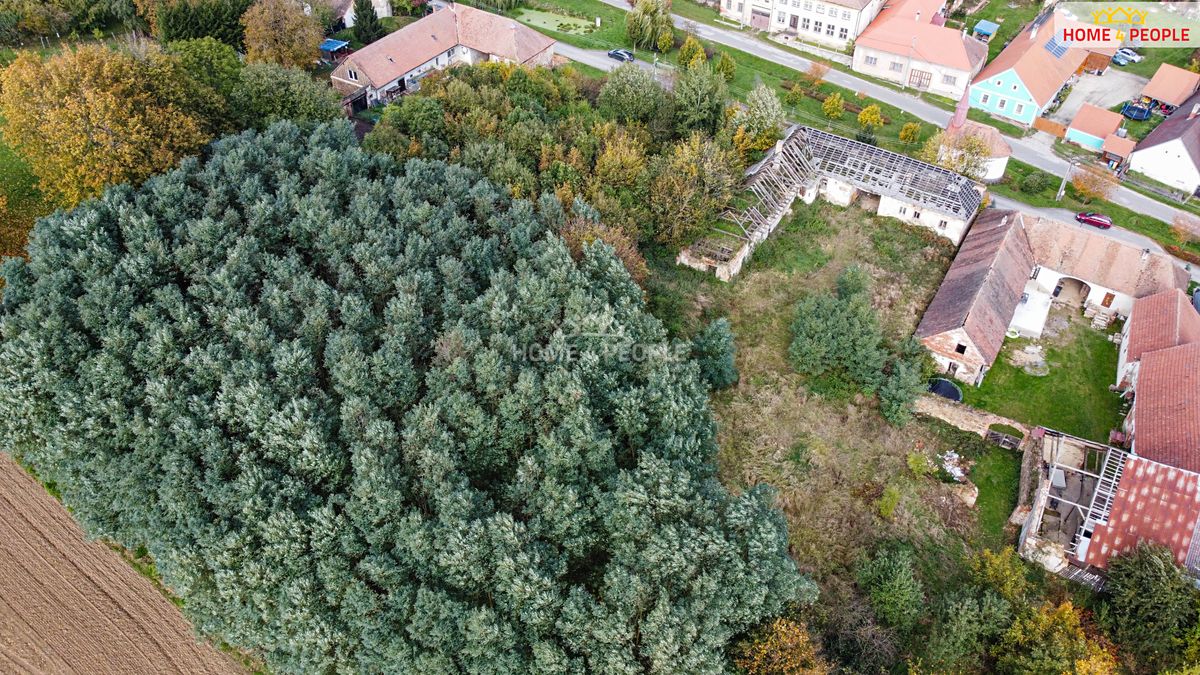 Prodej zemědělské usedlosti 520 m², pozemek 2757 m²