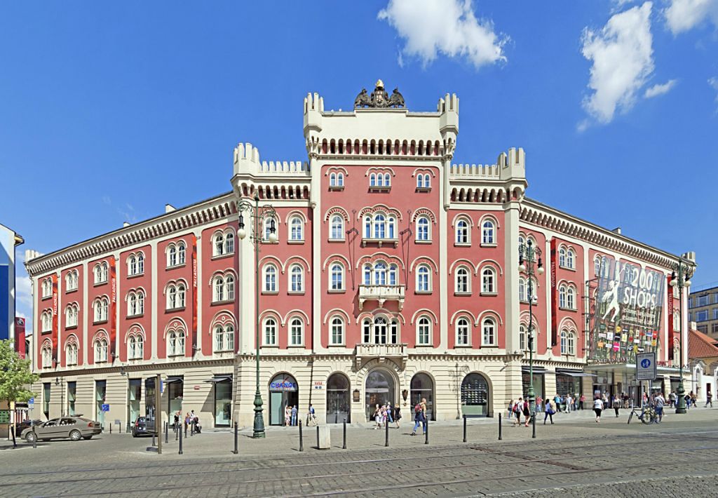 Pronájem kanceláře 770 m²