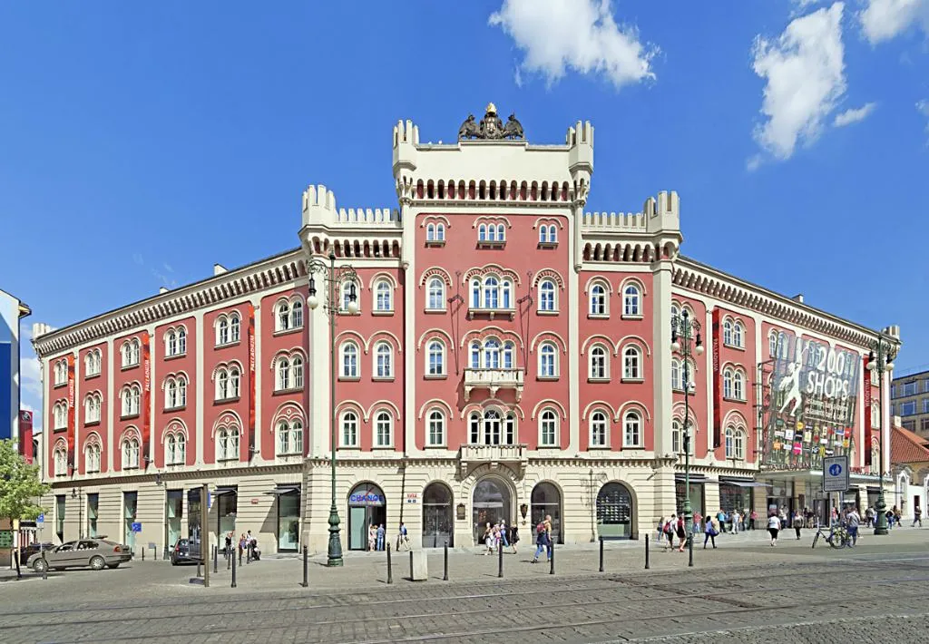 Pronájem kanceláře 770 m²